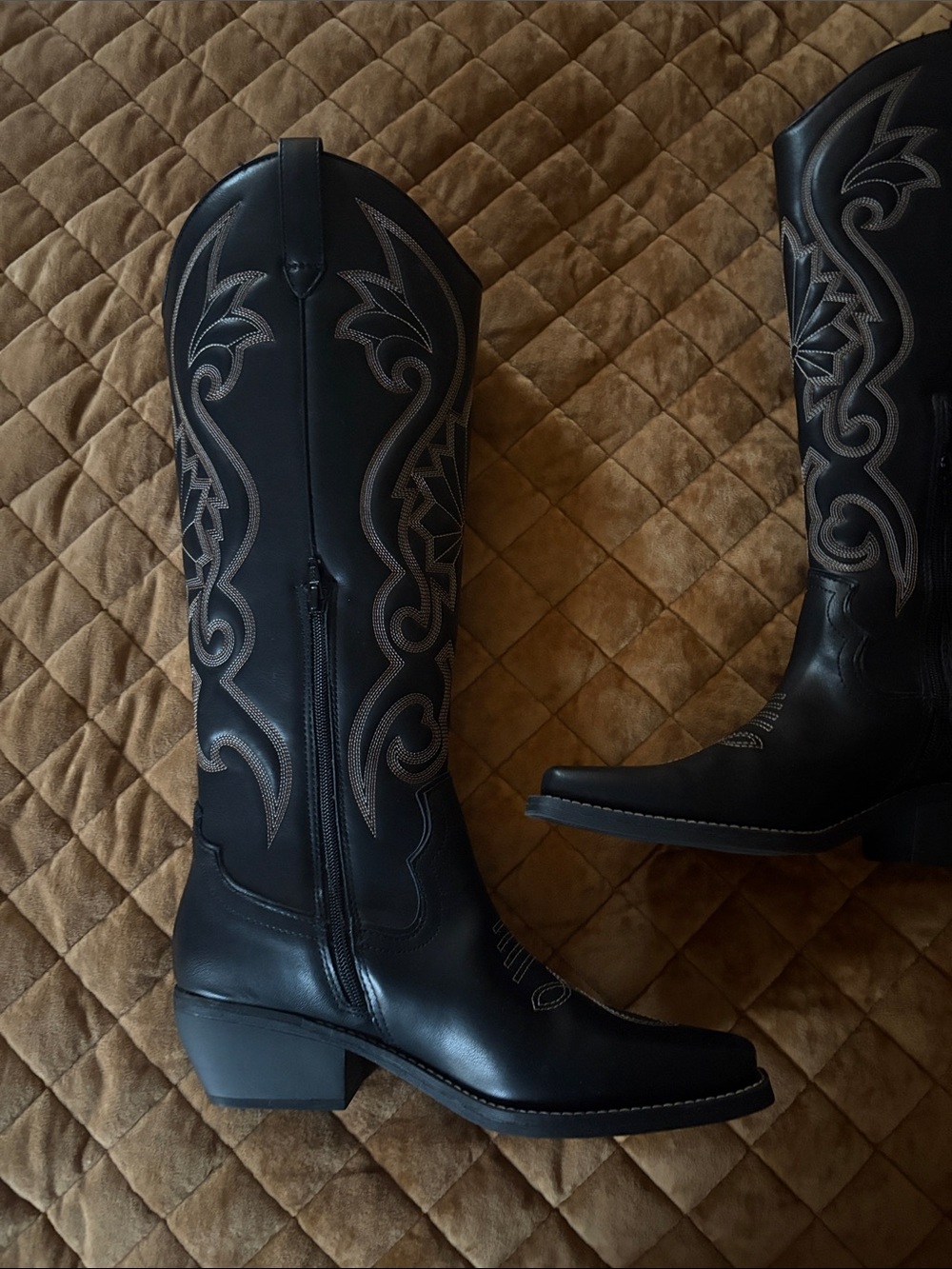 Black Western Embroidered Leather Cowboy Boots